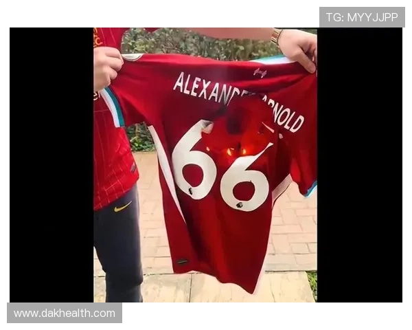 足球明星因代购球衣遭扣押引发热议球迷纷纷表达支持与质疑