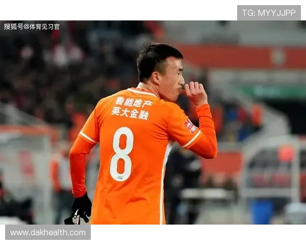 足球明星因奶粉投资失利宣告破产引发行业震动与舆论热议