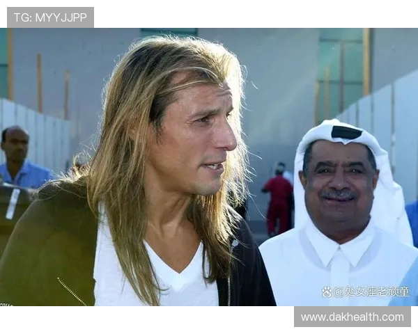 剪去足球明星的长发背后的故事与风格转变探讨